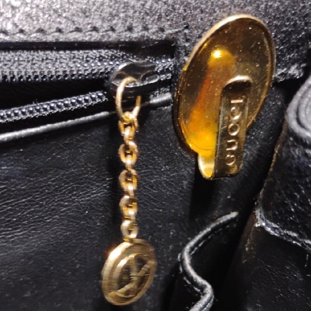 SALE! Auth Gucci Ladylock Leather Black Gold Hardware 2 Way Handbag W/DB/Keys - Picture 14 of 16